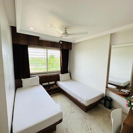Hotel The Grand Piano - Best Business Hotel In Patan Екстер'єр фото