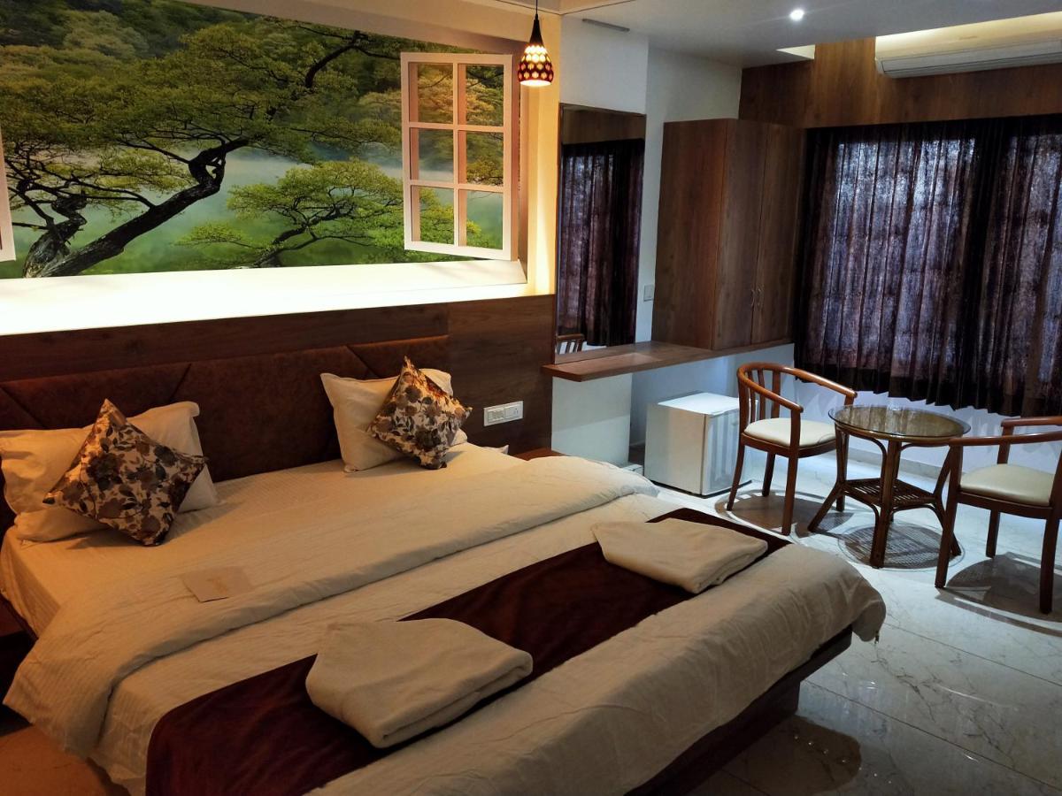 Hotel The Grand Piano - Best Business Hotel In Patan Екстер'єр фото