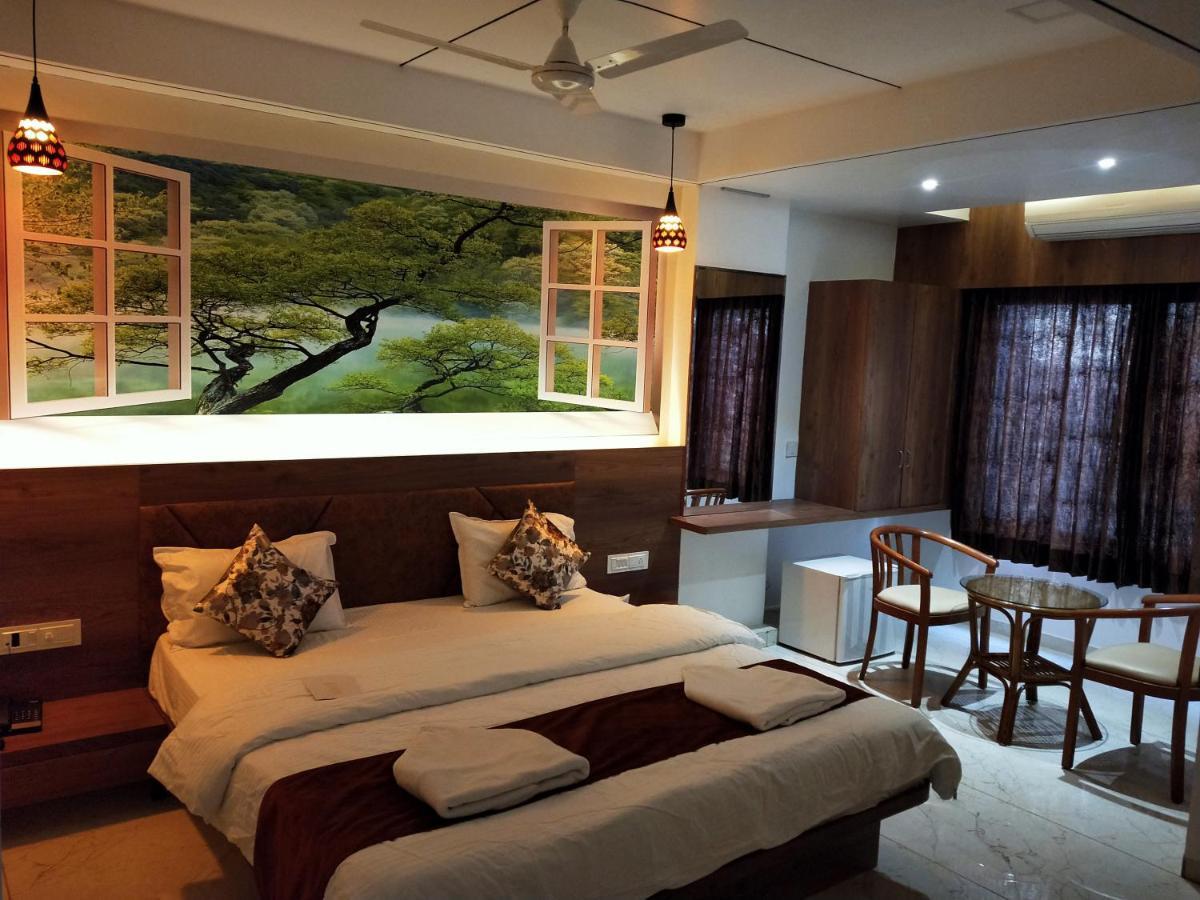 Hotel The Grand Piano - Best Business Hotel In Patan Екстер'єр фото