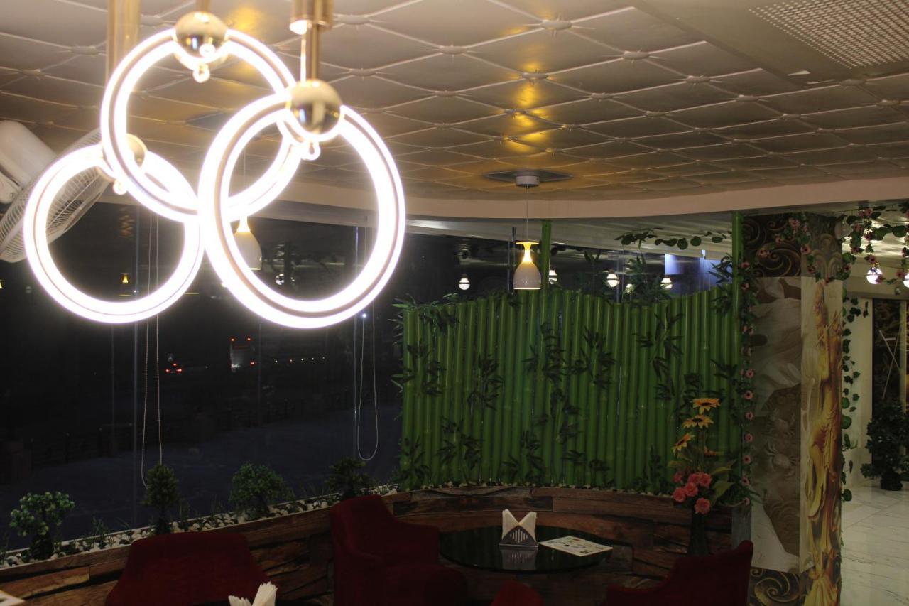 Hotel The Grand Piano - Best Business Hotel In Patan Екстер'єр фото
