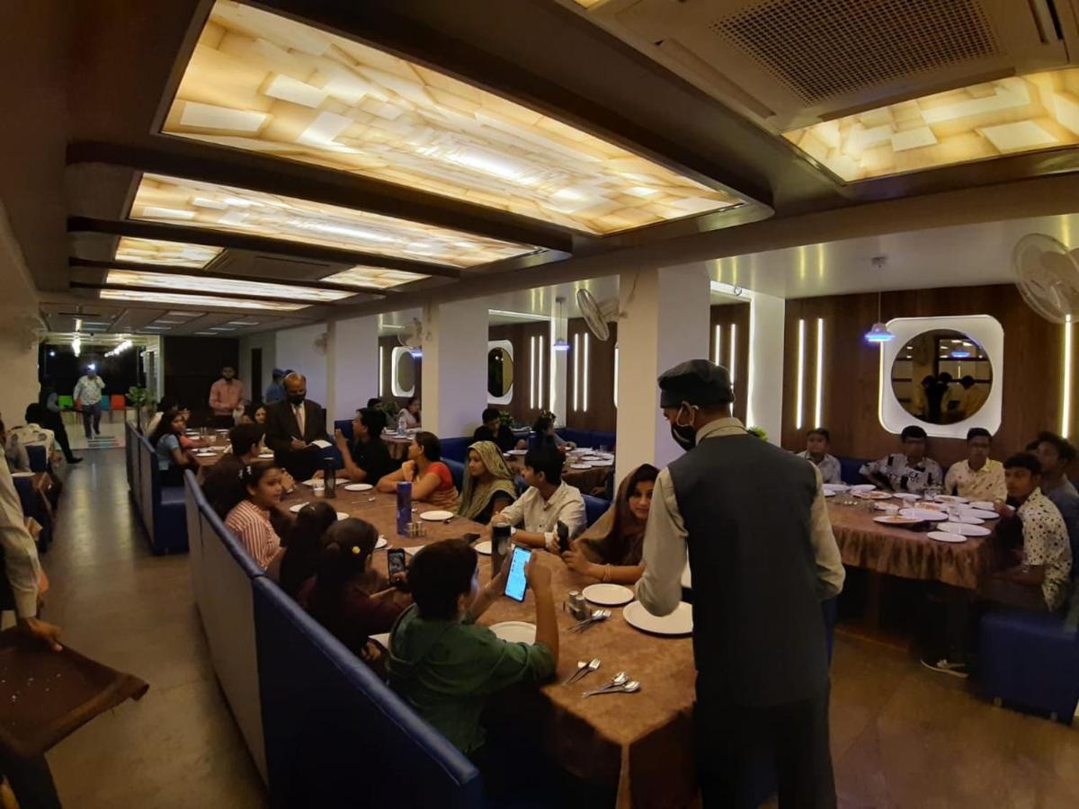 Hotel The Grand Piano - Best Business Hotel In Patan Екстер'єр фото