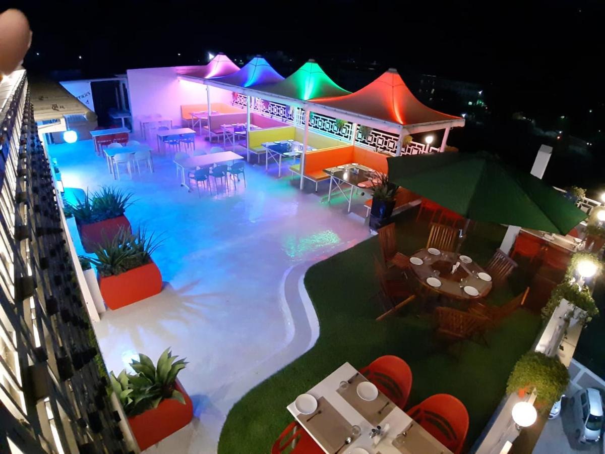 Hotel The Grand Piano - Best Business Hotel In Patan Екстер'єр фото