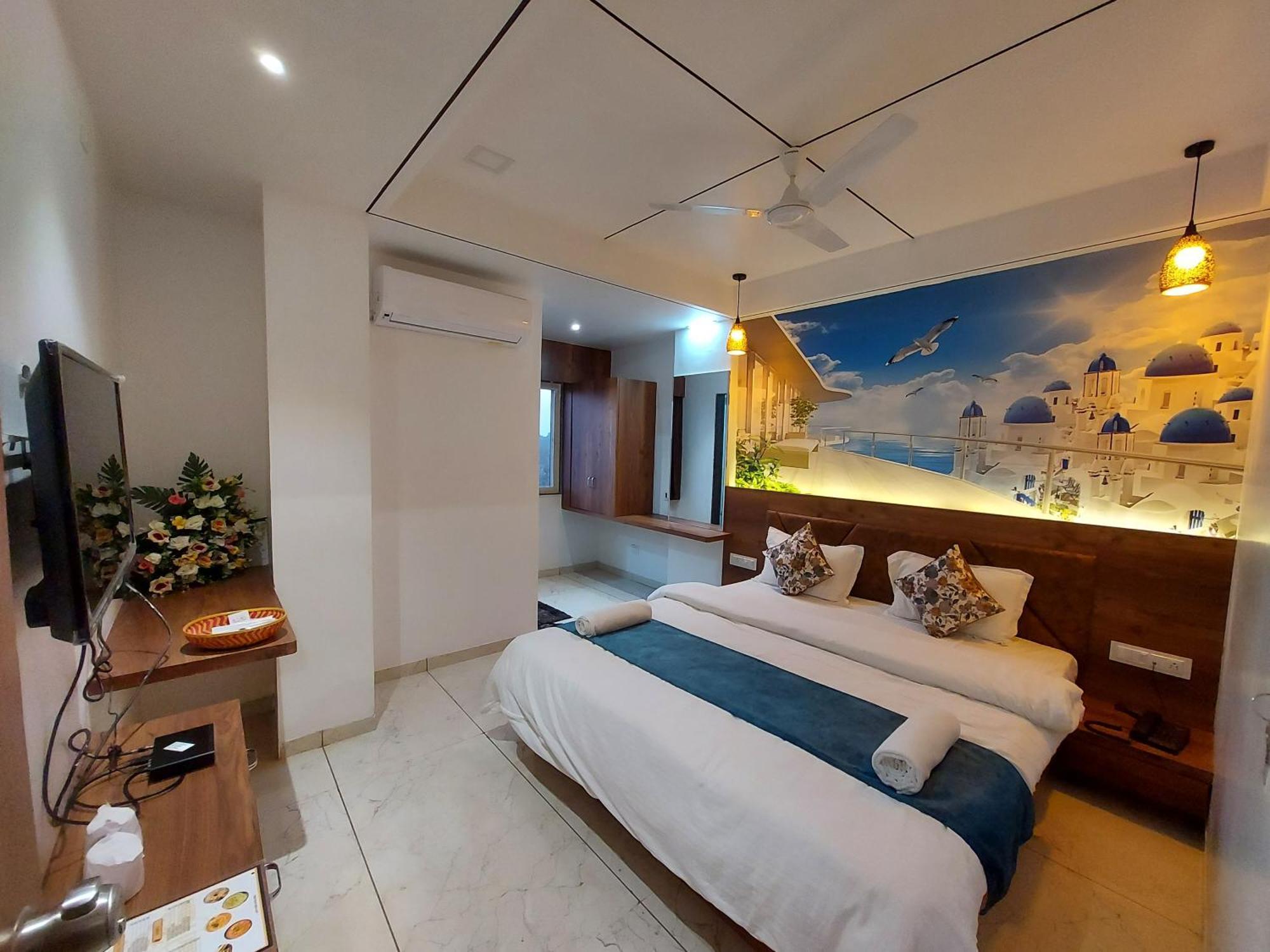 Hotel The Grand Piano - Best Business Hotel In Patan Екстер'єр фото